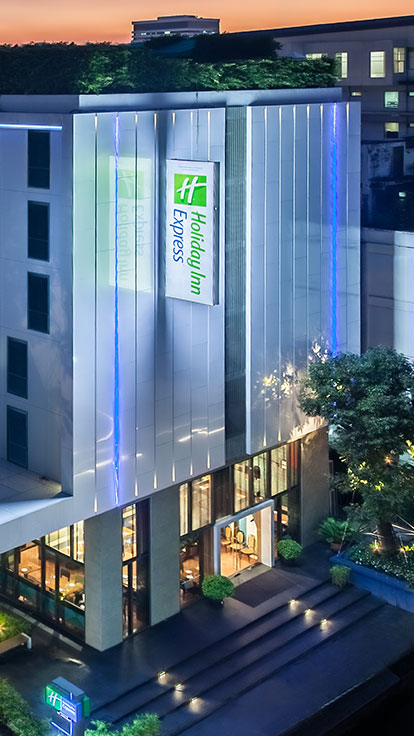 Location Holiday Inn Express Bangkok Soi Soonvijai